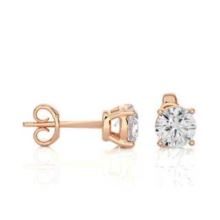 Side view of 1 Ct Basket Set Moissanite Stud Earrings In Rose Gold, highlighting prong height and earring profile.
