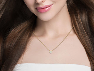 Round Shape Slim Scallop Pendat yellow gold