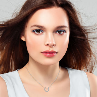 Round Stone with Horse Shoe Design Pendant silver